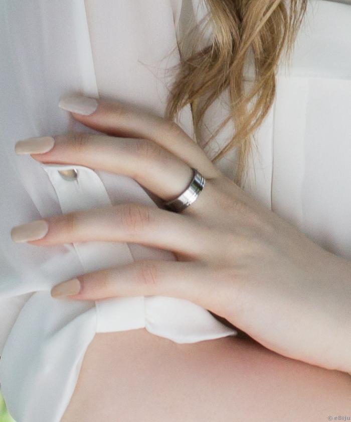 Ezüstszínű uniszex gyűrű fehér kristállyal (17 mm)