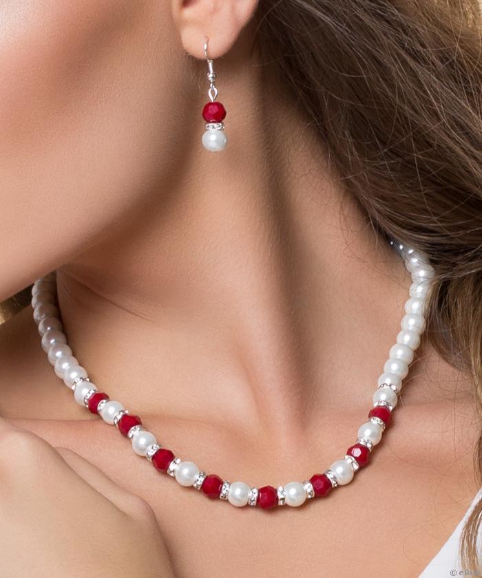 “Holiday Pearls & Crystals” nyakék