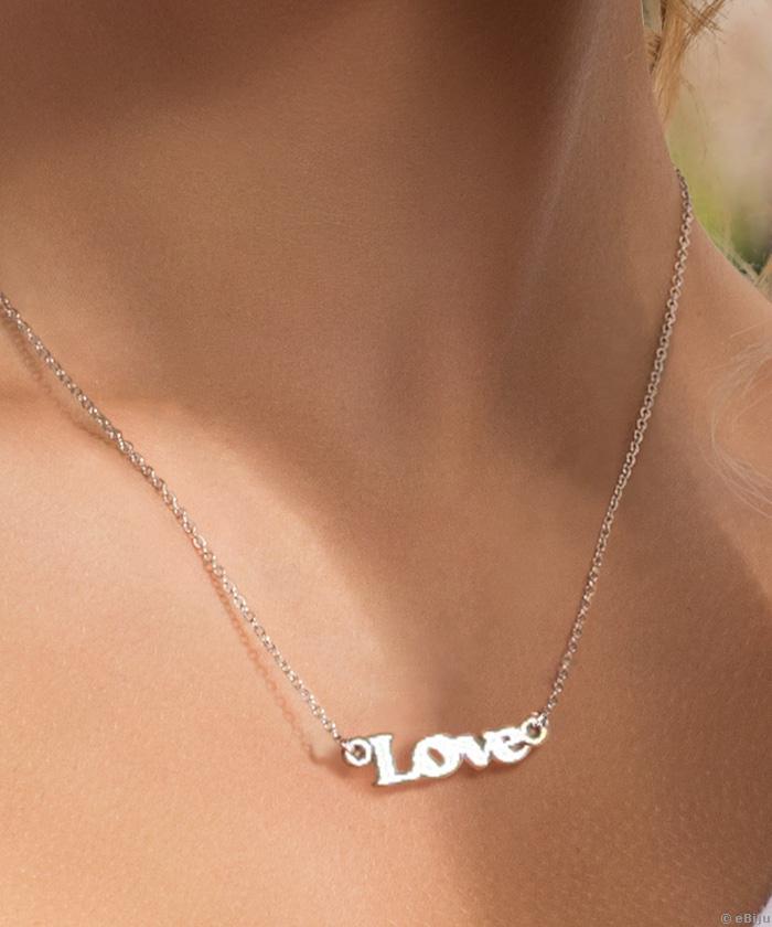 ‘Love’ nyakék