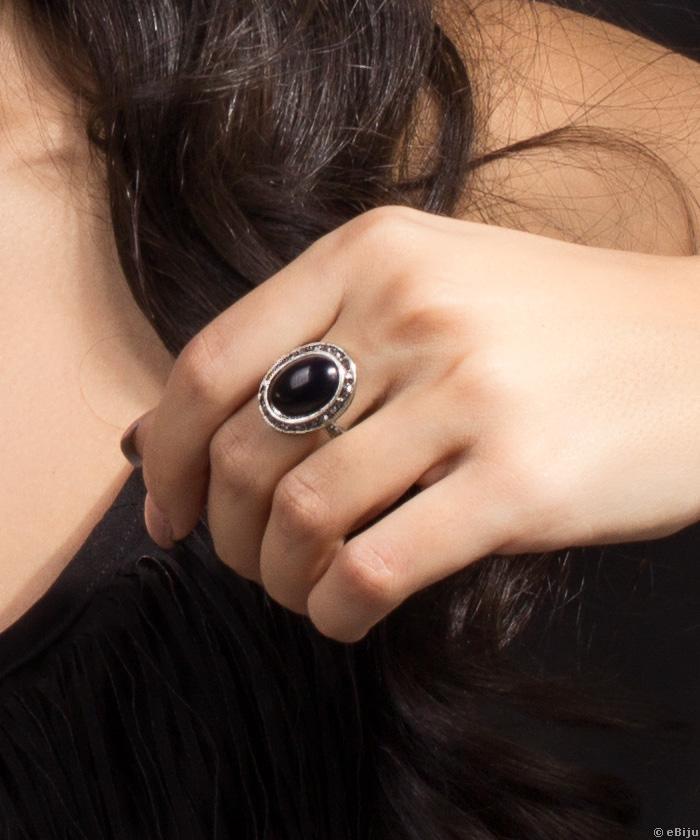 Ovális fekete köves gyűrű, 20 mm